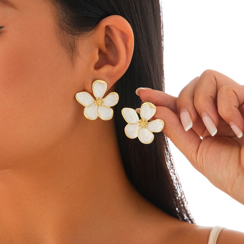 Pendientes De Tuerca De Cinco Hojas Con Forma De Flor De Ace