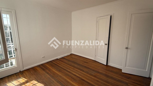 Casa En Arriendo De 5 Dorm. En Ñuñoa