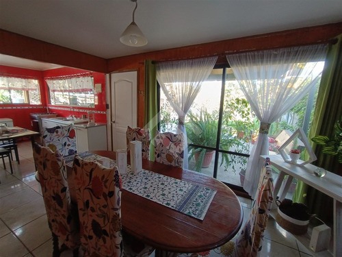 Casa En Venta De 4 Dorm. En Peñaflor