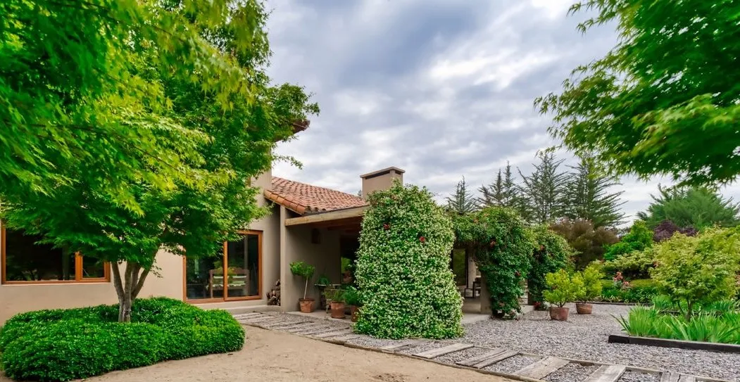 Imagen 2 de 20 de Maravillosa Casa Chilena De Gran Arquitectura En Condominio