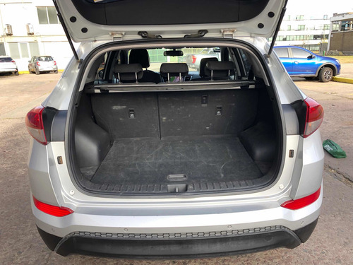 Imagen 14 de 18 de Hyundai Tucson 2016 2.0 Gl 6at 2wd