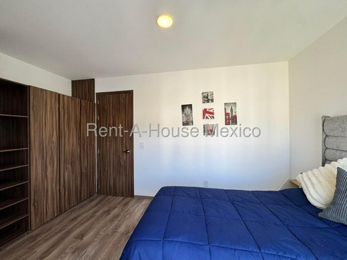 El Refugio. Renta - Penthouse Amueblado, 3 Recámaras, Cuarto De Servicio, Roof