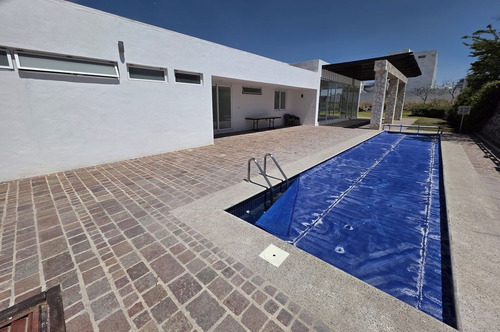 Terreno En Venta En Zibata, Dentro De Exclusiva Privada Yavia