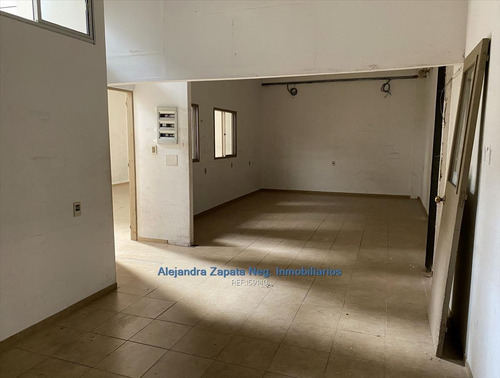 Local Comercial O Depósito En Villa Muñoz Con Doble Entrada