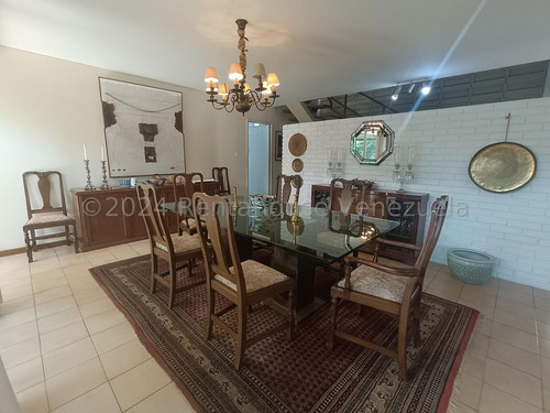 Casa En Venta En Lomas De Chuao Caracas Calle Cerrada