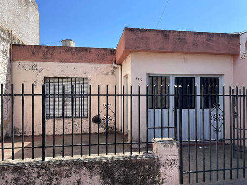 Casa En Venta | 1 Dormitorio | A Refaccionar! | Río Cuarto