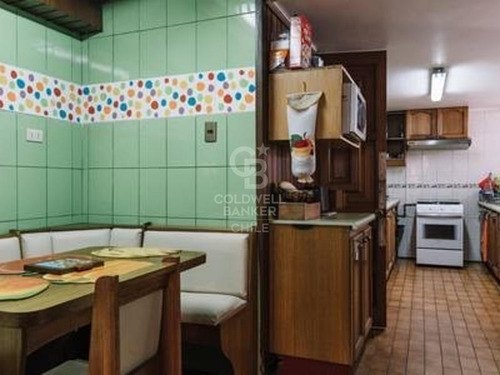 Casa Esquina Tradicional Cercana A Clínica Alemana