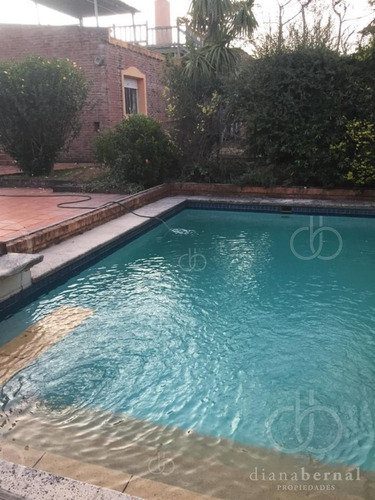 Imagen 2 de 27 de Punta Del Este, Manantiales A 250 Mts Del Mar, Chalet De 3 Dormitorios, Piscina.- Ref: 54142