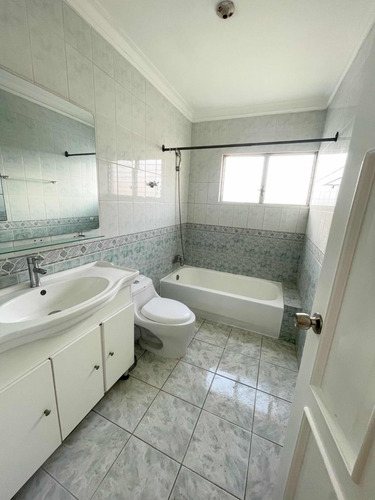 Apartamento En Alquiler En Evaristo Morales 3 Habitaciones