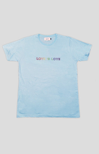 Remera Love Is Love