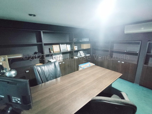 Edificio Comercial En Venta En Centro, Lara/*/ Cesar Bullones Vende/*/