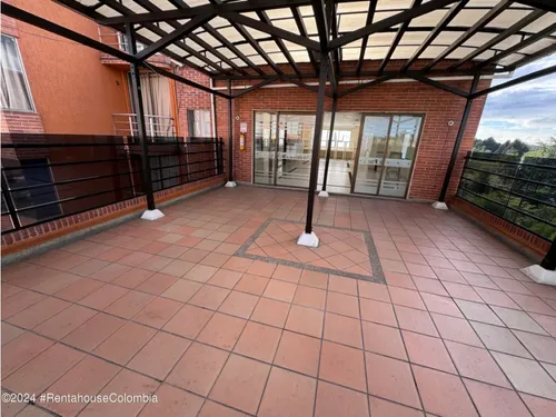 Apartamento En Modelia Occidental Rah Co: 25-142