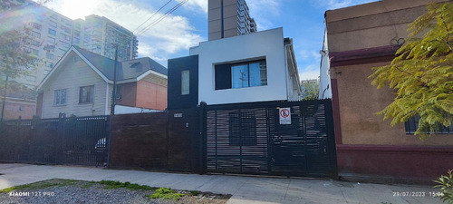 Casa - Dos Pisos En Amplio Terreno Lazo - Comun San Miguel