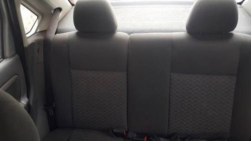 Imagem 2 de 8 de Ford Fiesta 2005 1.0 Personnalité 5p