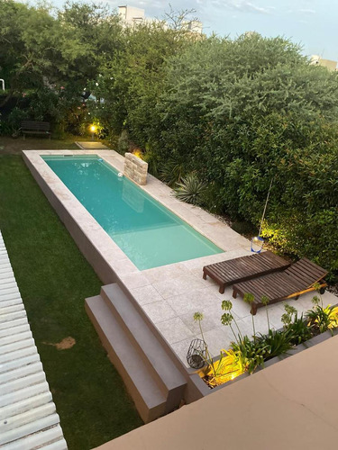 En Venta Casa De Lujo En Barrio Las Cañitas - Malagueño