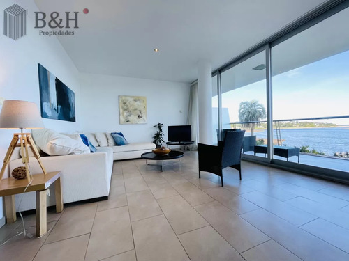 Moderno Apartamento De 3 Dormitorios Frente Al Mar En La Barra
