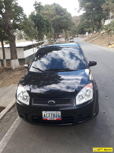 Ford Fiesta Max Automatico