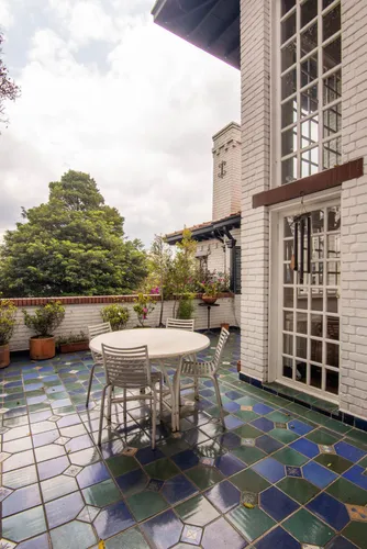 Casa En Venta En Cerros De Niza. Cod V6978