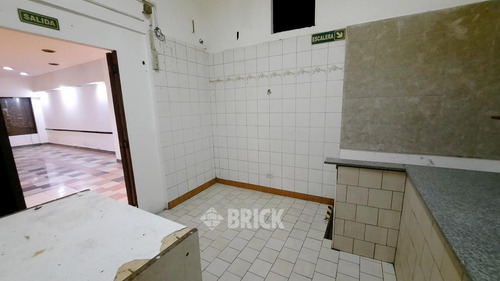 Imagen 16 de 30 de Local A La Calle En Piedras Al 300 - 140 M2 Sotano Cocina Industrial - Monserrat