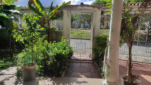 Imagen 3 de 23 de Casa En Venta Urb. Villa Heroica