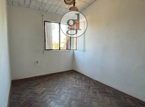 Casa Con Fondo En Venta, 3 Dormitorios, Parque Rodó, San José