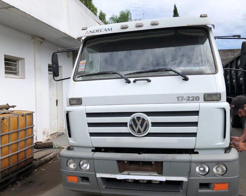 Imagen 9 de 9 de Volkswagen 17.220 2007 Enganchado Con Batea Petinari 2004