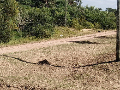 Excelente Terreno Con Dos Frentes Por Ser Esquina, Punta Del Diablo Dpto De Rocha