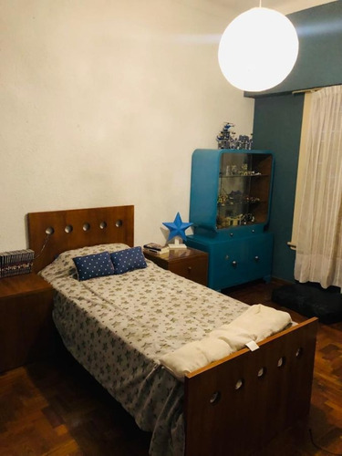 Imagen 11 de 20 de Casa En Venta De 4 Ambientes Con Cochera En Lanús Este