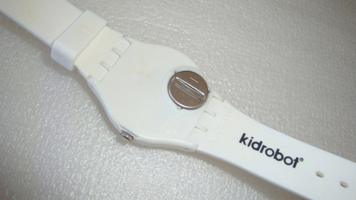 Relogio Quartz Kidrobot Ed Limited Swatch - Usado No Estado