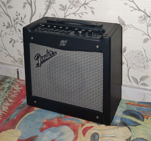 Fender Mustang I V2 20w - Willaudio (Usado)