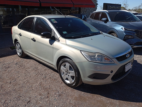 Ford Focus 1.6 Exe Style 4p