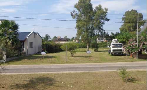 Se Venden Frente Al Lago 2 Terrenos - B° Pinares