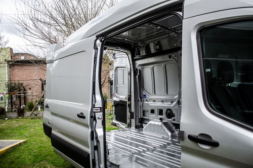 Ford Transit 2.2 Furgon Mediano 350m