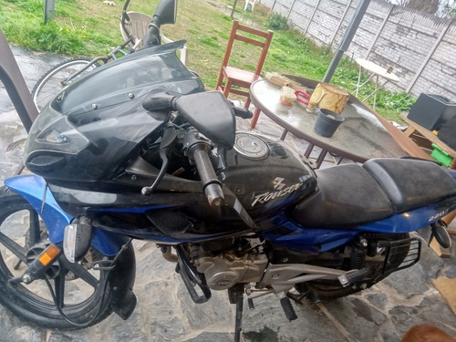Imagen 3 de 7 de Bajaj Rowser 220 F
