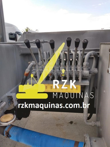 Imagem 12 de 15 de Caminhão Guindaste Md300l 2006