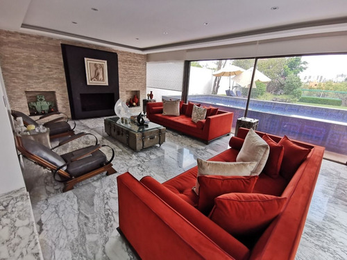 Casa En Venta En Bosques De Las Lomas Ya Remodelada Con Alberca (m2c330)