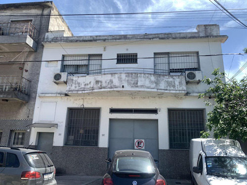 Excelente Establecimiento De 335 M2 Cubiertos, Villa Lynch