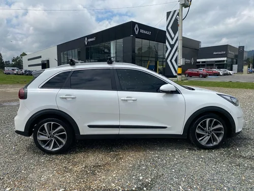Kia Niro 1.6 Zenith 4X2