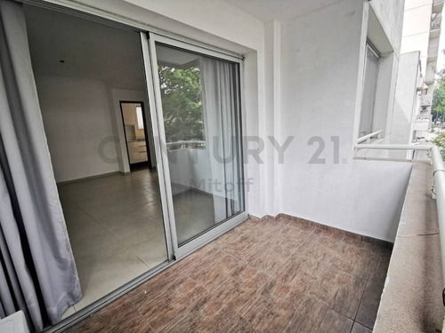 Imagen 13 de 17 de Departamento De 1 Dormitorio En Venta Con Balcón Al Frente En La Plata