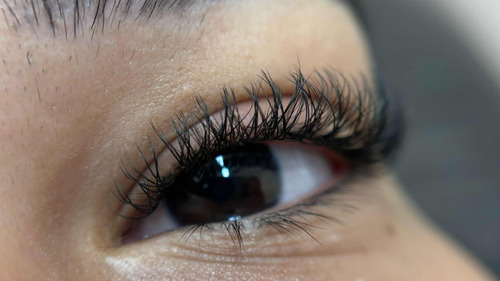 Extensão De Cílios + Brow Lamination