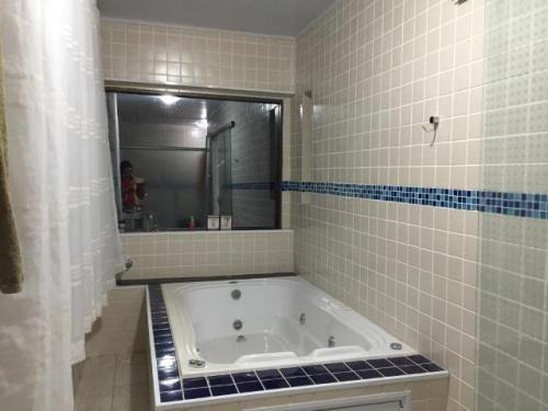 Chácara Em Itariri Com 4 Dorm 2 Suíte Com Contrato 7895