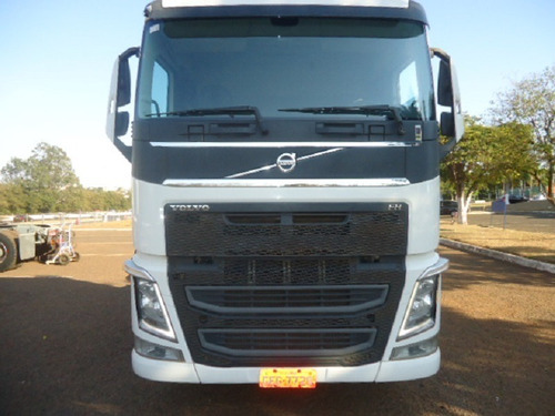 Imagem 4 de 14 de Volvo Fh 540 6x4 Boogie Pesado