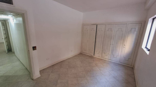 Imagen 18 de 30 de Ha Apartamento En Venta En El Parral Res. Laocoonte Valencia