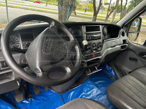 Iveco Daily 35s14 4x2 Ano 2013 Com Baú