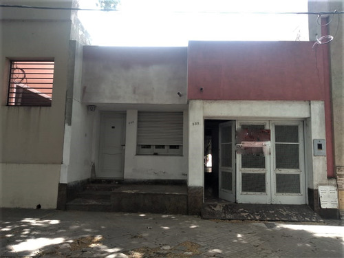 Venta Casa Centrica Cañada De Gomez. 3 Dormitorios