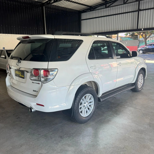 Toyota Hilux SW4 3.0 SRV 4X4 7 LUGARES 16V TURBO INTERCOOLER DIESEL 4P AUTOMÁTICO