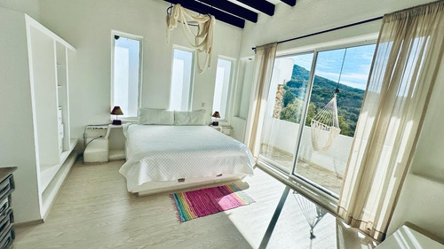 Renta Casa Santorini Con Vistas Expectaculares En 4 Habitaciones Con Baño De Un Stilo Único En Su Tipo, Alberca Climatizada Y Jardín Bonito. Todos Los Servicios En Fracc Rancho San Diego Ixtapal Sal