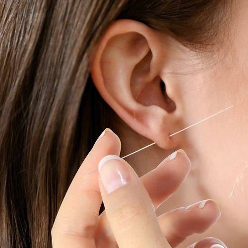 Pendientes Con Forma De Piercing Para Limpiar Los Orificios