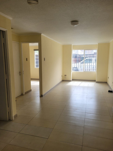 Casa De 3d 3b Mas Escritorio Y Quincho En Codominio Privado
