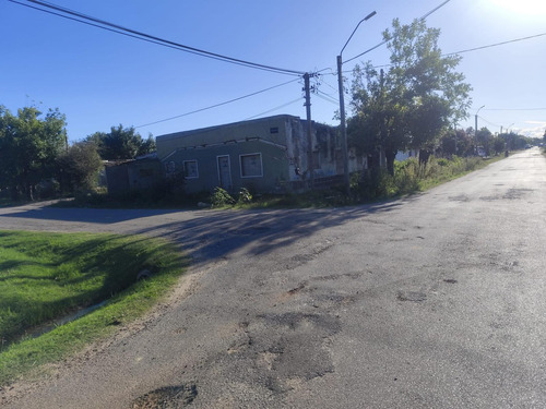 Dos Casas A Reciclar En Esquina